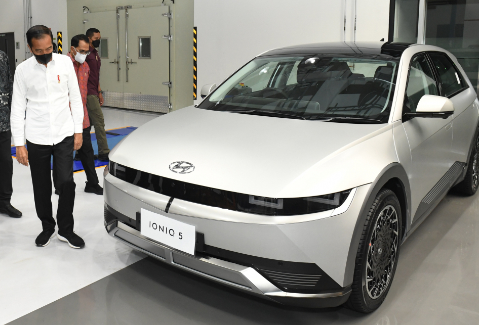 thumbnail Jarak Tempuh Mobil Listrik Peugeot 308 Tembus 400 Km