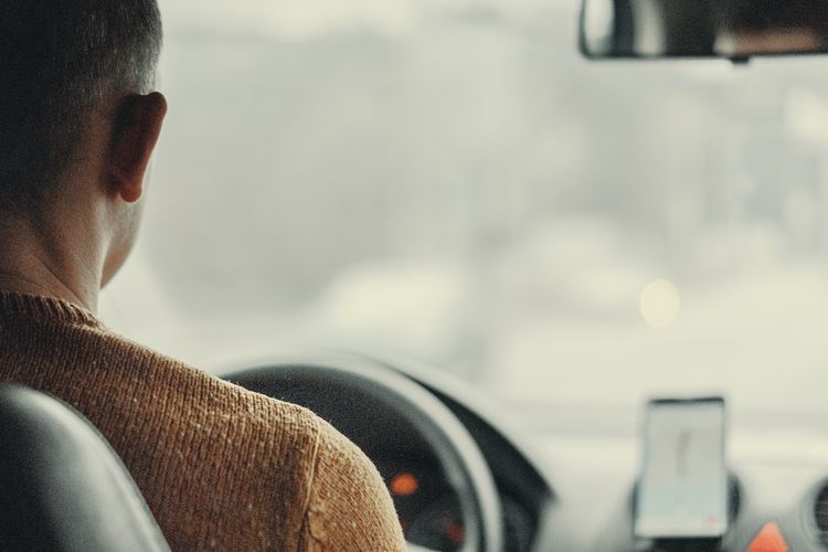 thumbnail Begini Cara Aman Bawa Mobil Transmisi Matik untuk Pemula