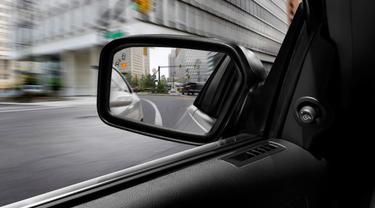 thumbnail Pengemudi Wajib Tahu! Berikut Ini Area Titik Buta Pada Mobil dan Solusi Hindarinya